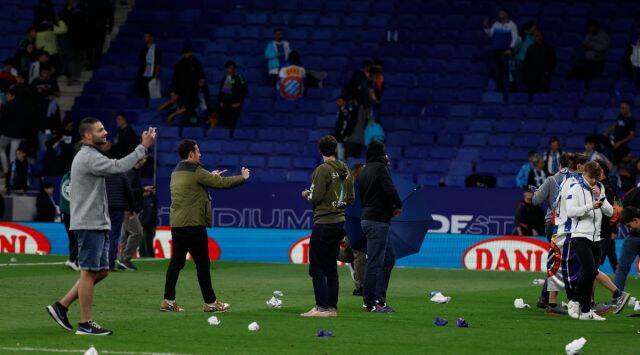 Watch: Early end to Barcelona’s title celebrations after Espanyol fans invade pitch9