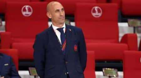 “As the father of three daughters, as a husband…”: Andres Iniesta pens down thoughts on Luis Rubiales kiss controversy4